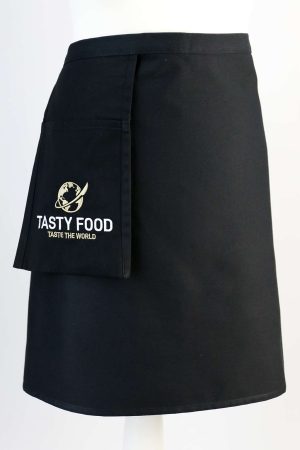 Czarna zapaska kelnerska krótka bawełniana z haftowanym logo restauracji Tasty Food